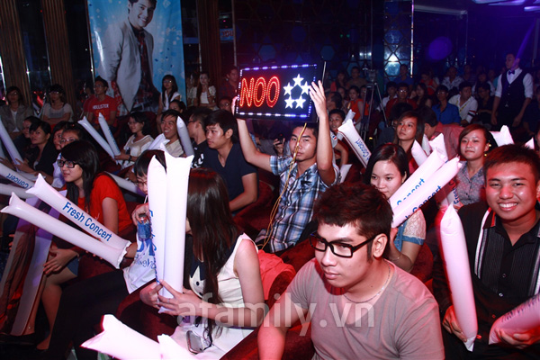 Noo Phước Thịnh cởi 