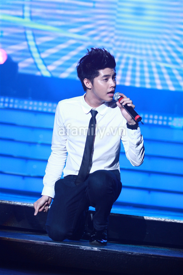 Noo Phước Thịnh cởi 