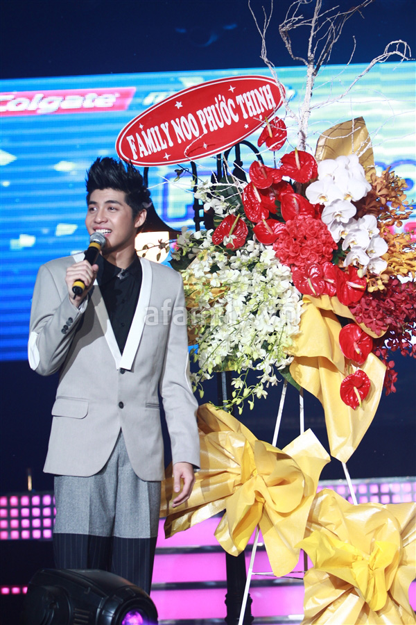 Noo Phước Thịnh cởi 