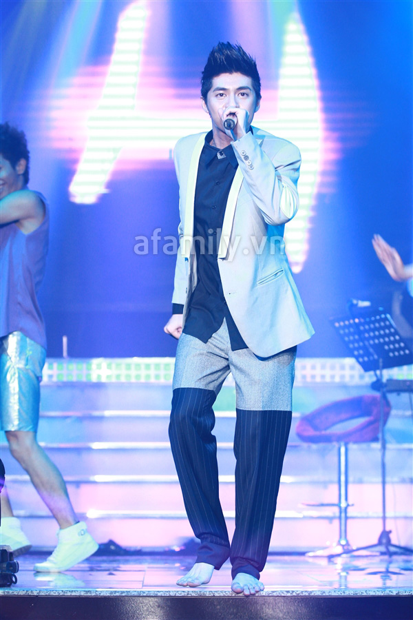 Noo Phước Thịnh cởi 
