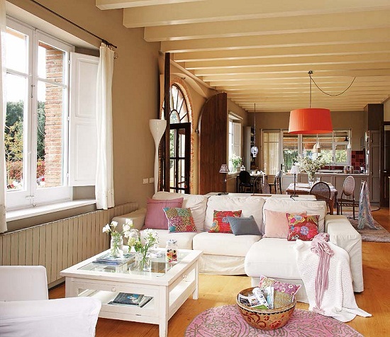 Ngôi nhà nhỏ ấm cúng bên sườn núi Ngôi nhà nhỏ ấm cúng bên sườn núi