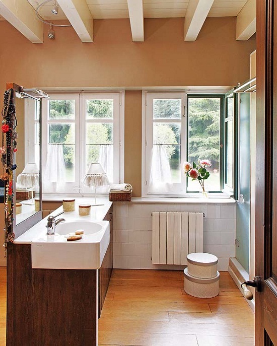 Ngôi nhà nhỏ ấm cúng bên sườn núi Ngôi nhà nhỏ ấm cúng bên sườn núi