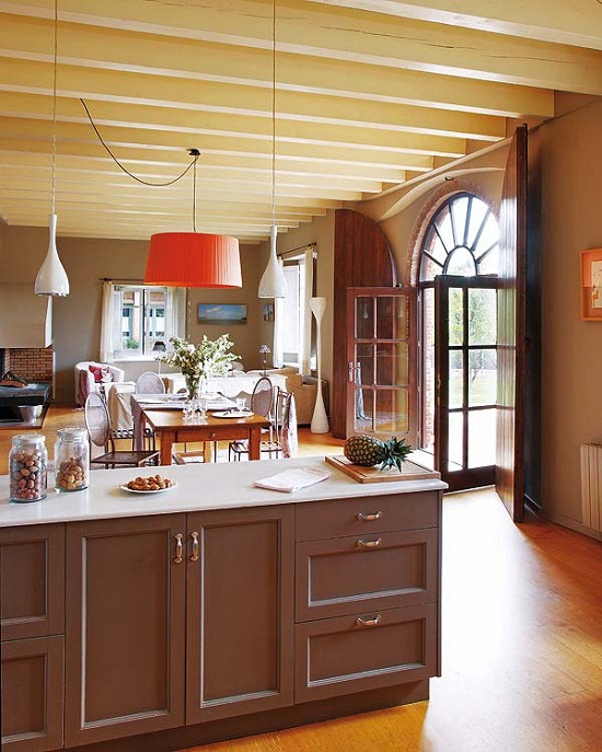 Ngôi nhà nhỏ ấm cúng bên sườn núi Ngôi nhà nhỏ ấm cúng bên sườn núi