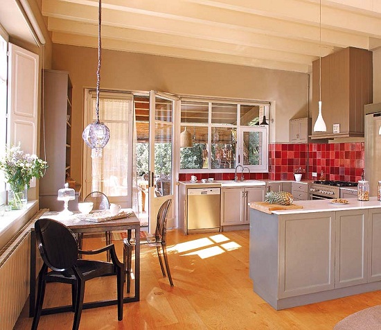 Ngôi nhà nhỏ ấm cúng bên sườn núi Ngôi nhà nhỏ ấm cúng bên sườn núi