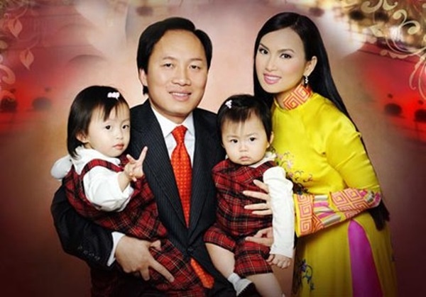 Hình ảnh gia đình hạnh phúc của Hà Phương và Chính Chu