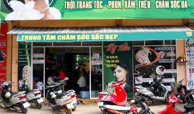 Chơi sang, chi ngàn USD mua đồ tặng cô 1