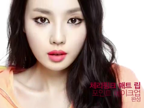 Make up ngọt ng&agrave;o c&ugrave;ng m&ocirc;i hồng cherry 