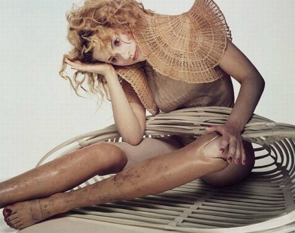 Aimee Mullins: Si&ecirc;u mẫu &ldquo;khuyết&rdquo; ch&acirc;n phi thường 