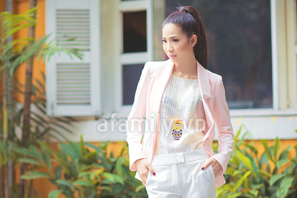 Nàng công sở thanh lịch cùng quần ống rộng Nàng công sở thanh lịch cùng quần ống rộng