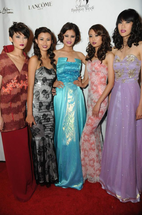 VNTM tiếp tục đưa th&iacute; sinh l&ecirc;n s&agrave;n diễn quốc tế 