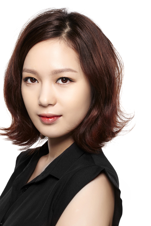 Make up trong suốt với tone n&acirc;u trầm 