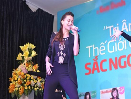 Mặc blazer theo xu hướng c&ugrave;ng sao Việt