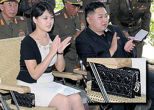 Vợ Kim Jong-un l&agrave; biểu tượng thời trang Triều Ti&ecirc;n 