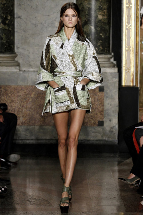 Áo dài Việt Nam xuất hiện tại Milan Fashion Week 