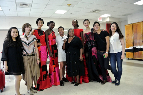 VNTM tiếp tục đưa th&iacute; sinh l&ecirc;n s&agrave;n diễn quốc tế 