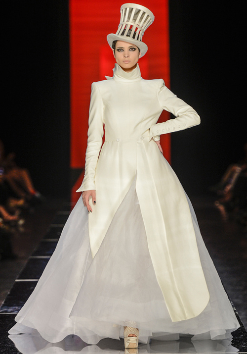 Những chiếc váy cưới lộng lẫy nhất Thu/Đông 2012 