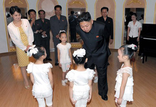 Vợ Kim Jong-un là biểu tượng thời trang Triều Tiên 