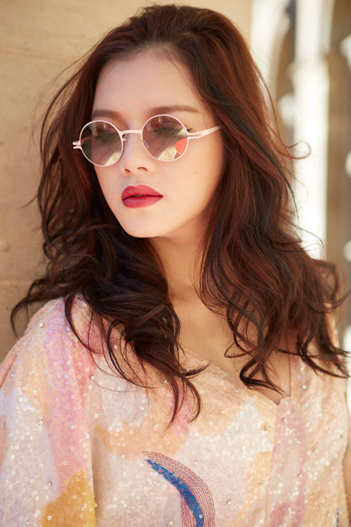 Lý Nhã Kỳ khoe sắc tại triển lãm thời trang Paris Lý Nhã Kỳ khoe sắc tại triển lãm thời trang Paris