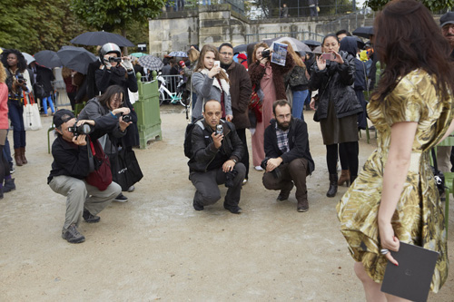 L&yacute; Nh&atilde; Kỳ diện lại v&aacute;y Alexander McQueen dự show Elie Saab