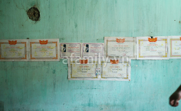 Đắng l&ograve;ng người cha bị 