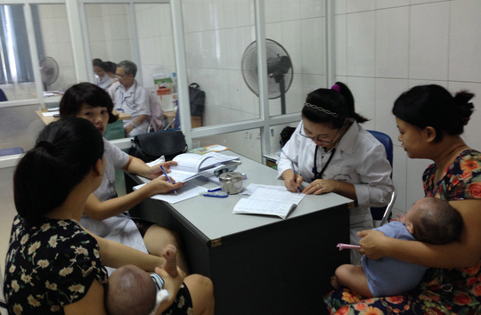 Điểm tiêm chủng dịch vụ của Trung tâm Y tế dự phòng Hà Nội luôn trong tình trạng “cháy” vắc-xin dịch vụ