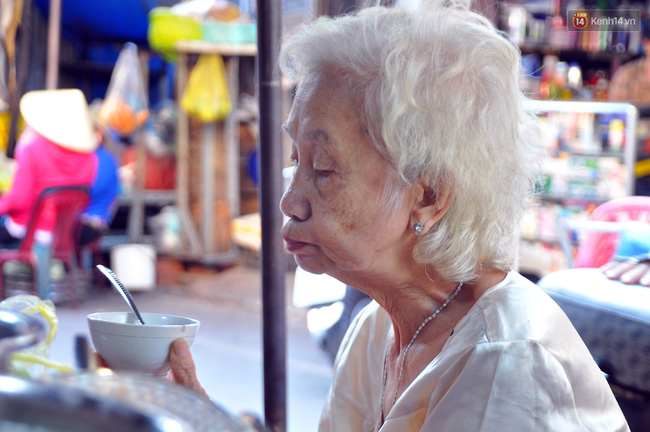 Chè ngoại quốc ở Sài Gòn hơn 40 năm vẫn hút hồn biết bao thực khách - Ảnh 12.