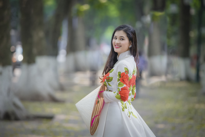 Sự thật thú vị về bức ảnh người con gái Việt xinh đẹp mặc áo dài