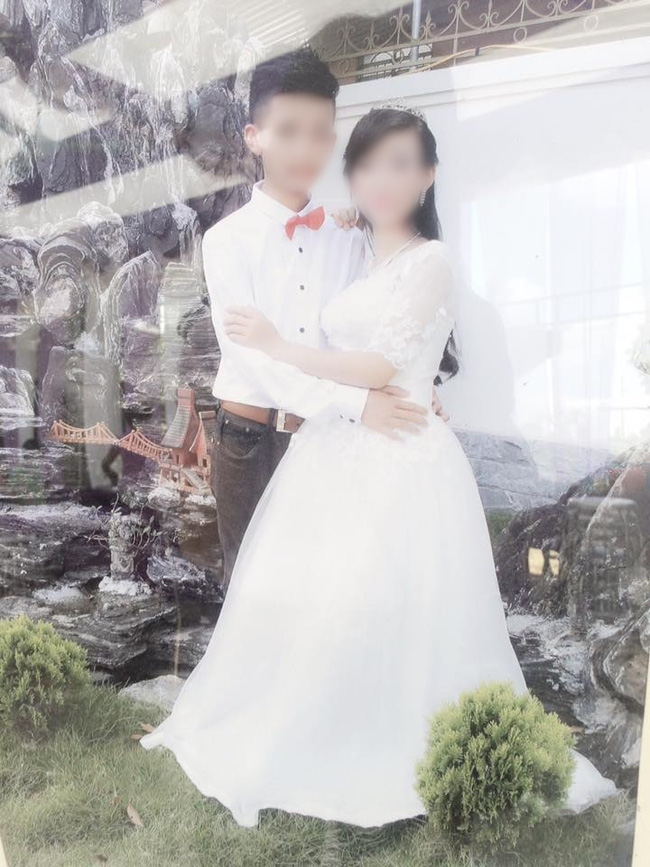 Cặp đôi 16 tuổi đến từ Nghệ An đã ghi dấu tình yêu trên những bức ảnh đẹp lung linh trong ngày đám cưới. Hãy cùng xem để cảm nhận thêm về tình yêu khi tuổi còn trẻ.