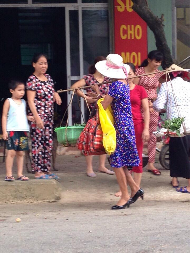 Hình ảnh chị bán rau thời trang nhất Lào Cai - Ảnh 1.