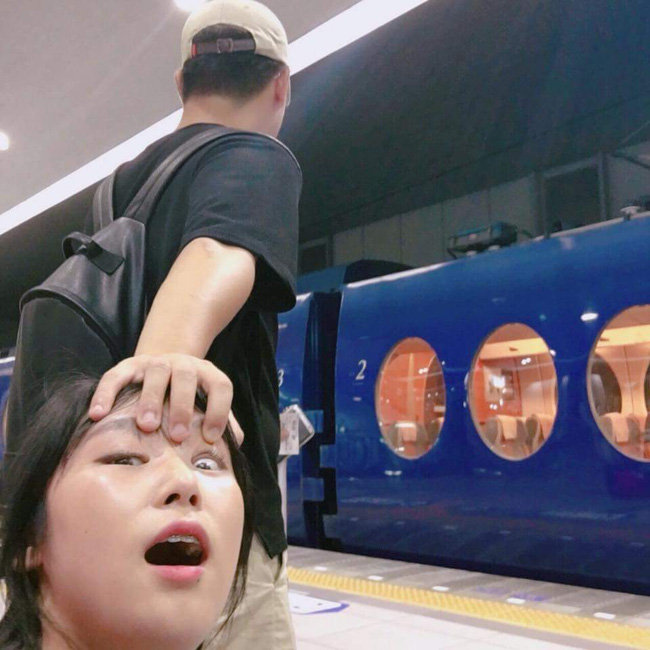 Không nắm tay em nữa, giờ phải túm tóc em đi khắp thế gian như cặp đôi Hàn Quốc này thì mới vui! - Ảnh 3.