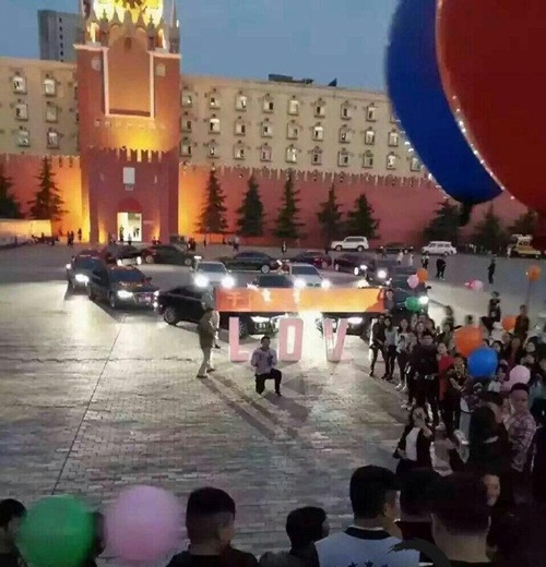 hình ảnh 4 thieu gia xep 16 sieu xe hinh trai tim cau hon ban gai hinh anh 4