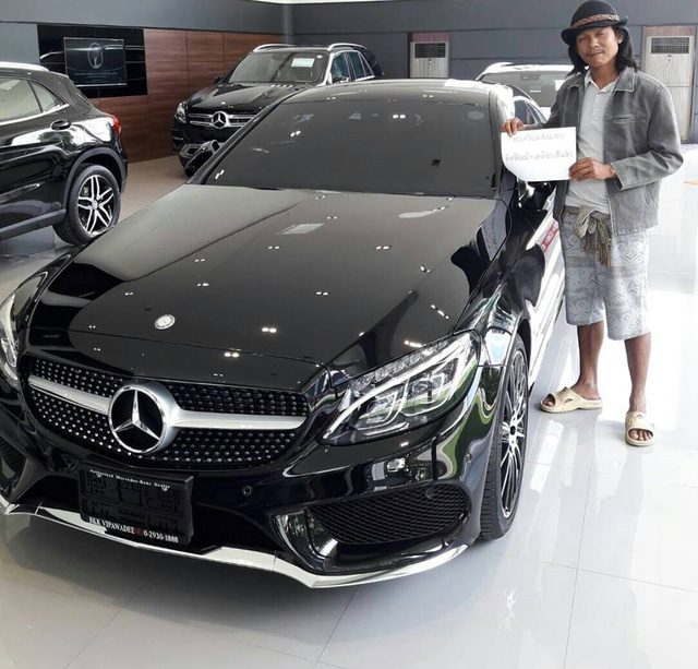 Người đàn ông đi dép lê đi mua xe Mercedes và cái kết bất ngờ - Ảnh 3. Người đàn ông đi dép lê đi mua xe Mercedes và cái kết bất ngờ - Ảnh 3.