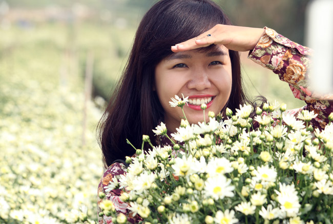 say long ngam thieu nu ben cuc hoa mi hinh anh 14