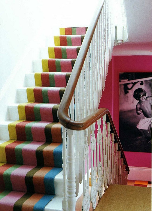 Cá tính với cầu thang sắc màu