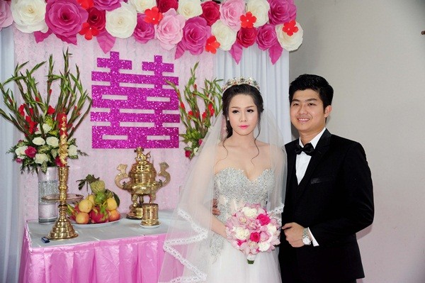Nhật Kim Anh thay 3 bộ váy hoành tráng trong ngày cưới 4