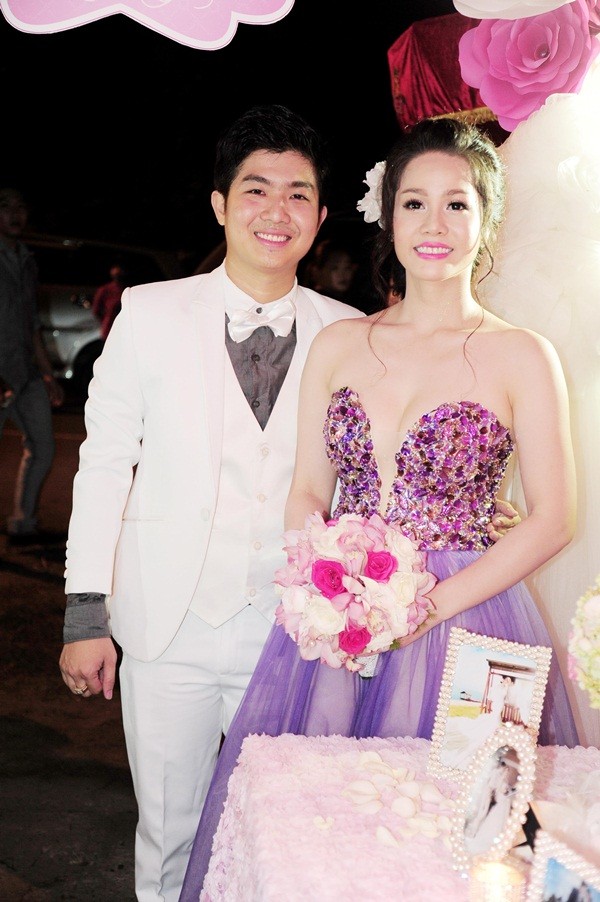 Nhật Kim Anh thay 3 bộ váy hoành tráng trong ngày cưới 37