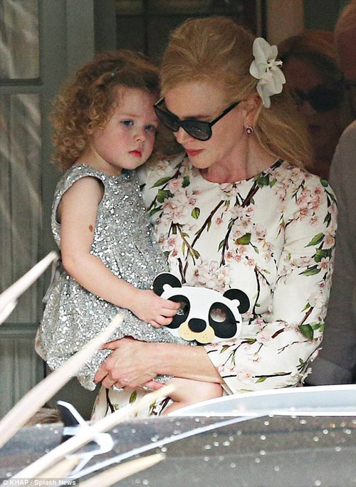 Nhóc tì nhà Nicole Kidman không muốn mẹ sinh thêm em bé 2