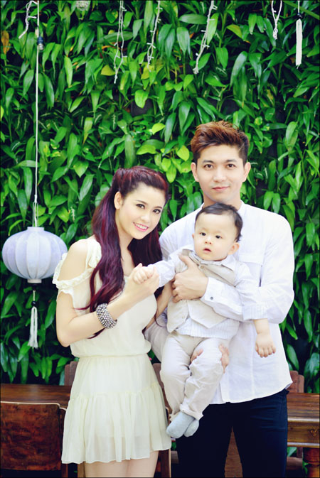 Hình ảnh gia đình hạnh phúc hiếm hoi của Tim - Trương Quỳnh Anh 9