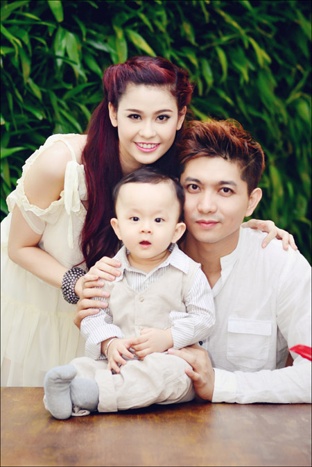 Hình ảnh gia đình hạnh phúc hiếm hoi của Tim - Trương Quỳnh Anh 5