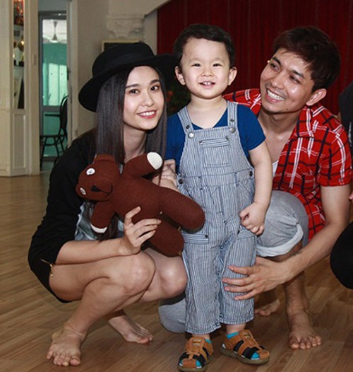 Hình ảnh gia đình hạnh phúc hiếm hoi của Tim - Trương Quỳnh Anh 15