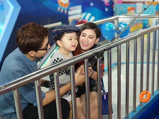 Hình ảnh gia đình hạnh phúc hiếm hoi của Tim - Trương Quỳnh Anh 16
