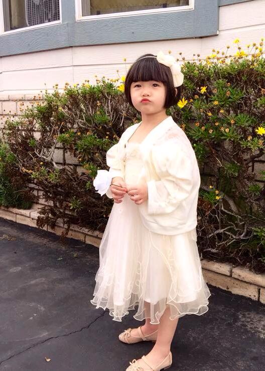 Con gái Thúy Nga mặc váy trắng xinh như công chúa 3