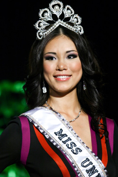 Hoa hậu hoàn vũ 2007 tới Việt Nam