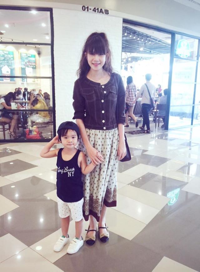 vợ con ca sĩ L&yacute; Hải