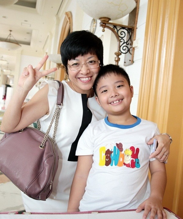mc Thảo Vân và con trai