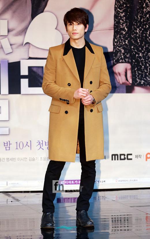 Lee Bo Young không ghen khi chồng tình tứ với đồng nghiệp 1 Lee Bo Young không ghen khi chồng tình tứ với đồng nghiệp 1