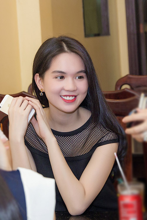 Những kiều nữ đẹp nổi bật với chiếc mũi không Những kiều nữ đẹp nổi bật với chiếc mũi không