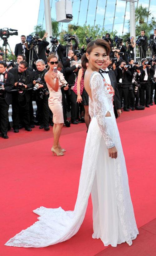 Hồng Ánh được khen ngợi với hình ảnh áo dài trên thảm đỏ Cannes 2013 5