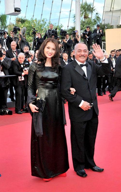 Hồng Ánh được khen ngợi với hình ảnh áo dài trên thảm đỏ Cannes 2013 6