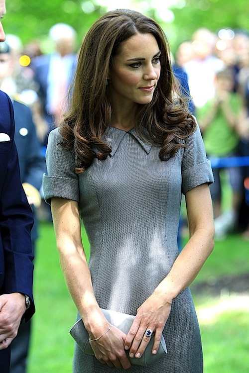 Khám phá BST túi/clutch giản dị của Kate Middleton 7